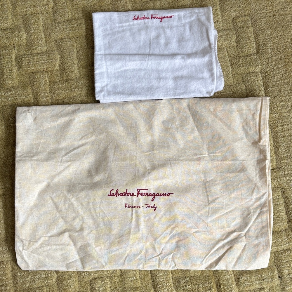 Salvatore Ferragamo Cream and White Dust Bag Set with Red Logo